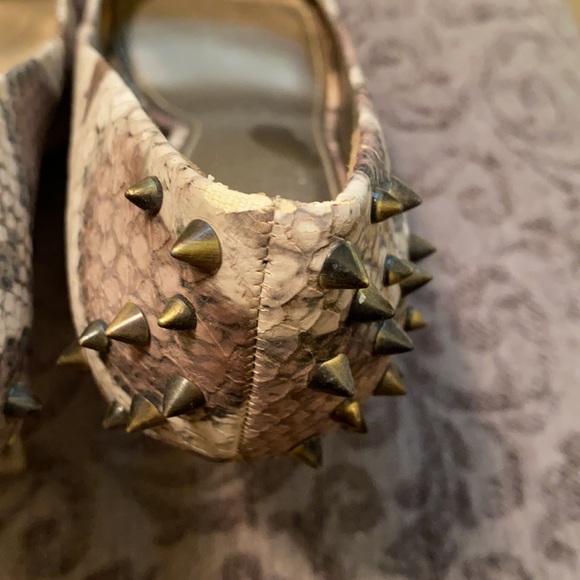 Studded peep toe pumps/heels size 7.5 - Picture 3 of 4